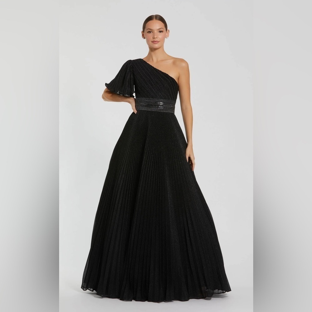 Mac Duggal 30777 One-Shoulder Pleated Elegant Black One-Shoulder Dress